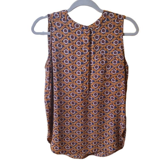 NWT And EUC Womens Sleeveless Blouses Bundle, Size XS - S - Picture 2 of 15